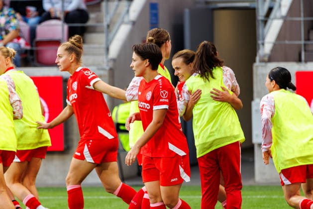 GPFBL, 1 FSV Mainz 05 vs. Eintracht Frankfurt, September 18, 2026, Mainz celebrates Kara Bathmann’s 1–0 goal for 1 FSV Mainz 05 in the Google Pixel Women’s Bundesliga match on Matchday 5 of the 2026–27 season between 1 FSV Mainz 05 and Eintracht Frankfurt at the MEWA Arena, Mainz, September 18, 2026 Copyright: xBEAUTIFULxSPORTS Hahnex