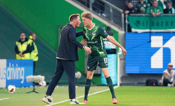 Germany Soccer 2. Bundesliga 2026–2027, Matchday 6: VfL Wolfsburg vs. SV Darmstadt 98 at Volkswagen Arena in Wolfsburg—Goal and goal celebration by Alexander Bernhardsson of VfL Wolfsburg; Tobias Strobl, coach of VfL Wolfsburg Copyright: xAymanxAlahmedx