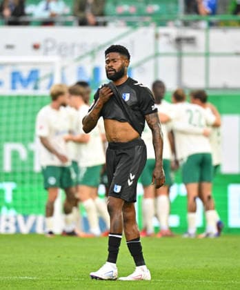 September 18, 2026 Soccer Season 2026–2027, Bundesliga 2, Matchday 6: SpVgg Greuther Fürth vs. Kleeblatt FC Magdeburg, FCM Sports Photo by Zink MeZi xmexzix. DFL regulations prohibit any use of photographs as image sequences and or quasi-video; for editorial use only. Moritz Broni Kwarteng 10, FC Magdeburg disappoints. Disappointment