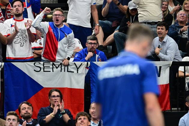 Czech fans watch the game Jiri Lehecka (CZE) against Ben Shelton (USA) of the 2026 Davis Cup men s team tennis World Championship, WM, Weltmeisterschaft match between the Czech Republic and the United States, in Prague, Czech Republic, on September 18, 2026. (CTKxPhoto MichalxKamaryt) CTKPhotoP2026091807056  CTKPhotoP2026091807056
