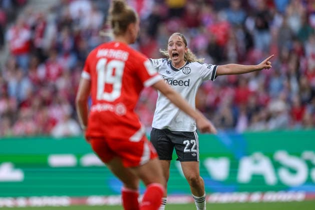 GER, Mainz, FSV Mainz 05 vs. Eintracht Frankfurt, Google Pixel Women’s Bundesliga, Soccer, DFB, 2026–2027 Season, MEWA Arena, Matchday 5 in Pictures: Danique Tolhoek of Eintracht Frankfurt Women’s 22 protests that the ball was in the goal; Emotion. DFB and DFL regulations prohibit any use of photographs as image sequences and or quasi-video. September 18, 2026 Copyright: HMBxMedia HendrikxHamelau