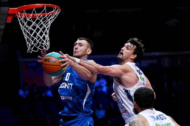Russia Basketball United League Supercup Zenit - Anadolu Efes 9246096 18.09.2026 Anadolu s Bruno Fernando and Anadolu s Dario Saric in action during the VTB United League SuperCup basketball match between Zenit St. Petersburg and Anadolu Efes Istanbul, in Moscow, Russia. Alexey Filippov Sputnik Moscow Russia  Copyright: xAlexeyxFilippovx