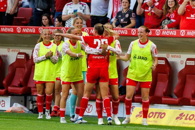 GPFBL, 1 FSV Mainz 05 vs. Eintracht Frankfurt, September 18, 2026, Mainz celebrates Sabina Jackson’s 2–0 goal for 1 FSV Mainz 05, 20, in the Google Pixel Women’s Bundesliga match on Matchday 5 of the 2026–27 season between 1 FSV Mainz 05 and Eintracht Frankfurt at the MEWA Arena, Mainz, September 18, 2026 Copyright: xBEAUTIFULxSPORTS Hahnex