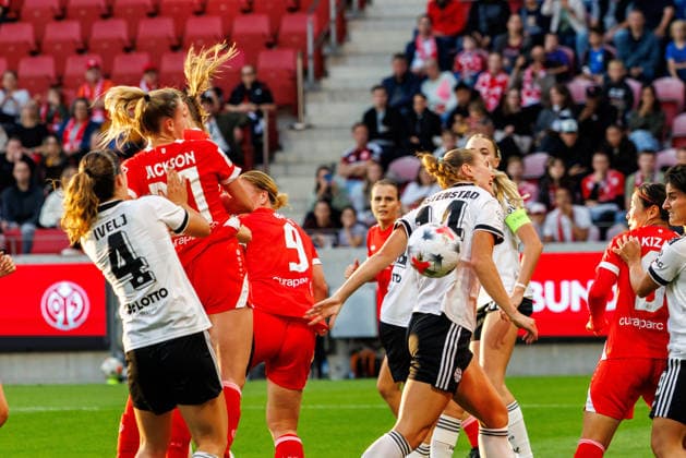GPFBL, 1 FSV Mainz 05 vs. Eintracht Frankfurt, September 18, 2026, Mainz’s Sabina Jackson of 1. FSV Mainz 05 scored the 2–0 goal with a hip shot off a corner kick in the Google Pixel Women’s Bundesliga match on Matchday 5 of the 2026–27 season between 1. FSV Mainz 05 and Eintracht Frankfurt at the MEWA Arena, Mainz, September 18, 2026 Copyright: xBEAUTIFULxSPORTS Hahnex