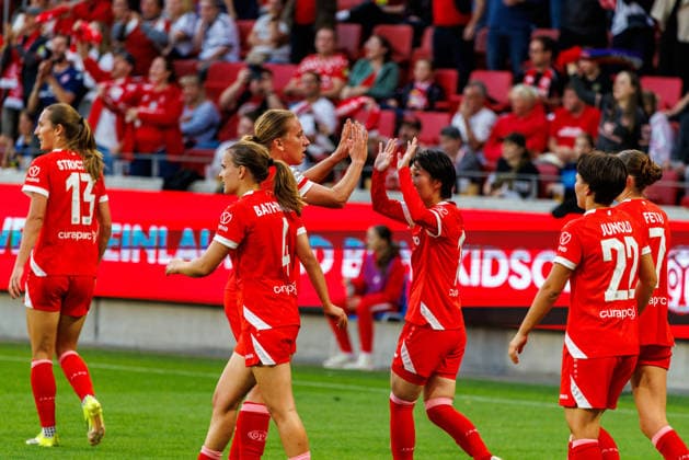 GPFBL, 1 FSV Mainz 05 vs. Eintracht Frankfurt, September 18, 2026, Mainz celebrates Sabina Jackson’s 2-0 goal for 1 FSV Mainz 05 in the Google Pixel Women’s Bundesliga match on Matchday 5 of the 2026–27 season between 1 FSV Mainz 05 and Eintracht Frankfurt at the MEWA Arena, Mainz, September 18, 2026 Copyright: xBEAUTIFULxSPORTS Hahnex