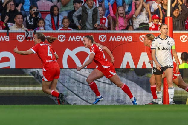 GER, Mainz, FSV Mainz 05 vs. Eintracht Frankfurt, Google Pixel Women s Bundesliga, Soccer, DFB, 2026–2027 Season, MEWA Arena, Matchday 5 in pictures: from left, Kara Bathmann (Mainz 05 Women’s Team 4) and Sabina Jackson (Mainz 05 Women’s Team 20), goal, celebration and joy, emotions. DFB and DFL regulations prohibit any use of photographs as image sequences and or quasi-video. September 18, 2026 Copyright: HMBxMedia HendrikxHamelau