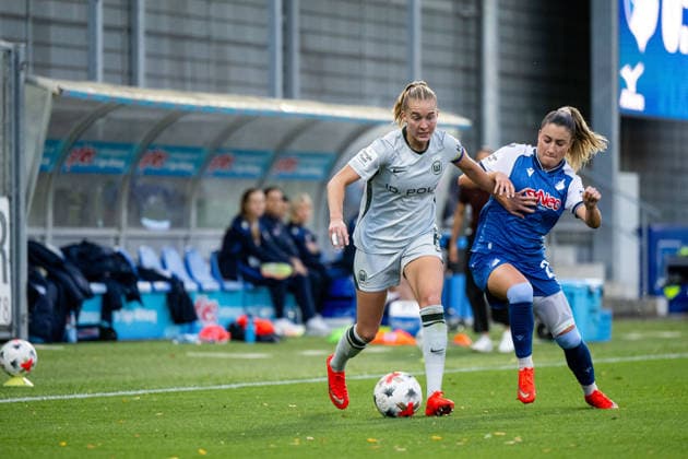 September 18, 2026, GER, Soccer, Women s, Google Pixel 1 Bundesliga, 2026–2027 Season, Matchday 4, TSG 1899 Hoffenheim vs. VfL Wolfsburg: Janina Minge (VfL Wolfsburg), No. 06, in a tackle with Janna Grimm (Hoffenheim), 26. DFB and DFL regulations prohibit any use of photographs as image sequences and or quasi-video. Hoffenheim, Dietmar Hopp Stadium, Baden-Württemberg, Germany Copyright: xNordphoto Memmlerx