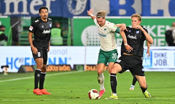 September 18, 2026 Soccer Season 2026–2027, Matchday 2, Bundesliga, SpVgg Greuther Fürth vs. Kleeblatt FC Magdeburg, FCM, Sports Photo by Zink MeZi xmexzix. DFL regulations prohibit any use of photographs as image sequences and or quasi-video; for editorial use only. Felix Klaus 30, SpVgg Greuther Fürth; Luka Hyryläinen 38, FC Magdeburg, right