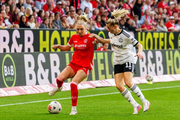 GPFBL, 1 FSV Mainz 05 vs. Eintracht Frankfurt, September 18, 2026, Mainz: Chiara Bouziane (1 FSV Mainz 05, No. 10) defends the ball against Nina Lührßen (Eintracht Frankfurt, 11 in the Google Pixel Women’s Bundesliga match on Matchday 5 of the 2026–27 season between 1 FSV Mainz 05 and Eintracht Frankfurt at the MEWA Arena in Mainz, September 18, 2026 Copyright: xBEAUTIFULxSPORTS Hahnex