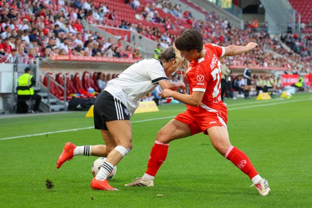 September 1, 2026, xusrbx, Soccer Google Pixel Women s Bundesliga, FSV Mainz 05 vs. Eintracht Frankfurt: Ereleta Memeti (Eintracht Frankfurt, No. 7) in a tackle with Emma Junold (FSV Mainz 05, No. 22), Mainz