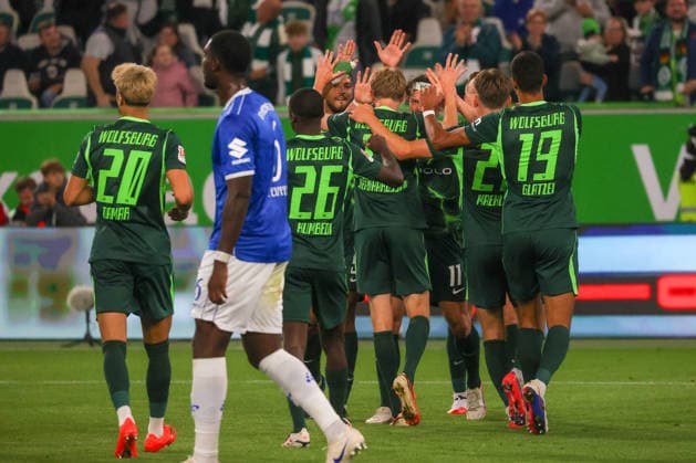 September 18, 2026, xgox, Soccer, 2. Bundesliga, VfL Wolfsburg vs. SV Darmstadt 98, emspor, from left: Celebration after Alexander Bernhardsson’s 3–1 goal for Wolfsburg, 17. DFL and DFB regulations prohibit any use of photographs as image sequences and or quasi-video. Wolfsburg