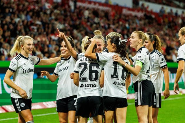 GPFBL, 1 FSV Mainz 05 vs. Eintracht Frankfurt, September 18, 2026, Mainz celebrates Rebecka Blomqvist’s goal to make it 2–3 against Eintracht Frankfurt in the 28th minute of the Google Pixel Women’s Bundesliga match on Matchday 5 of the 2026–27 season between 1 FSV Mainz 05 and Eintracht Frankfurt at the MEWA Arena, Mainz, September 18, 2026 Copyright: xBEAUTIFULxSPORTS Hahnex