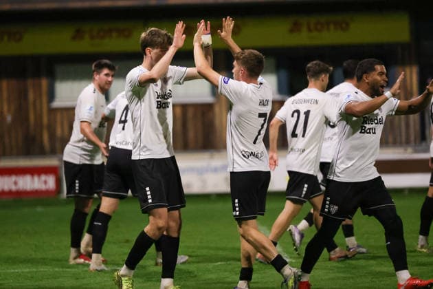 September 18, 2026, Soccer, Men s, 2026–2027 Season, Bavarian Regional League, Matchday 10: TSV Buchbach vs. FC Schweinfurt 05; Schweinfurt celebrates the 1–1 draw thanks to Nils Piwernetz; FC Schweinfurt 05, 19 Buchbach SMR Arena, Bavaria, Germany