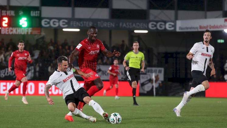 September 18, 2026, xfsx, Men s, Soccer, 2026–2027 Season, 3rd Division, Matchday 7: SC Verl vs. FC Würzburger Kickers (from left): Niko Kijewski (SC Verl), Tarsis Bonga (FC Würzburger Kickers), Noah Koenig (SC Verl); Verl Sportclub Arena, North Rhine-Westphalia, Germany