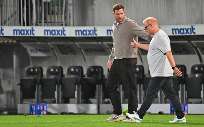 September 18, 2026 Soccer Season 2026–2027, Matchday 2, Bundesliga 2: SpVgg Greuther Fürth vs. Kleeblatt FC Magdeburg (FCM). Sports photo by Zink MeZi xmexzix. DFL regulations prohibit any use of photographs as image sequences and or quasi-video; for editorial use only. Peer Jaekel, Sports Director, 1. FC Magdeburg FCM; Heiko Vogel, Coach, SpVgg Greuther Fürth (right), giving a thumbs-up after the game.