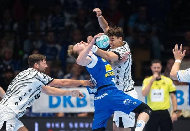 HANDBALL OPEL HBL MATCHDAY 5 THSV EISENACH THW KIEL ** FOR EDITORIAL PURPOSES ONLY ** EDITORIAL USE ONLY ** p September 18, 2026 Eisenach Handball Opel Handball 1st Bundesliga Season 2026–2027 Werner Assmann Hall Matchday 5 ThSV Eisenach vs. THW Kiel Photo by Julian Köster 7 THW Kiel fouls Dominik Solak 30 ThSV Eisenach Germany Thuringia Eisenach Copyright SaschaxFromm Copyright: SaschaxFromm doc87nq9ems2681ftdeqjcw ,EDITORIAL USE ONLY Copyright: SaschaxFromm