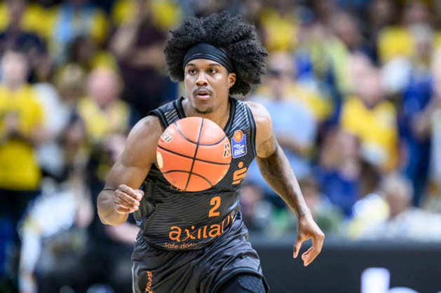 Pictured from left: Stefan Smith, NINERS Chemnitz, 02, GER, Berlin, basketball, Alba Berlin and the Niners Chemnitz, BBL opener, season opener, at the UBER Arena, September 18, 2026, Copyright: HMBxMedia UwexKoch