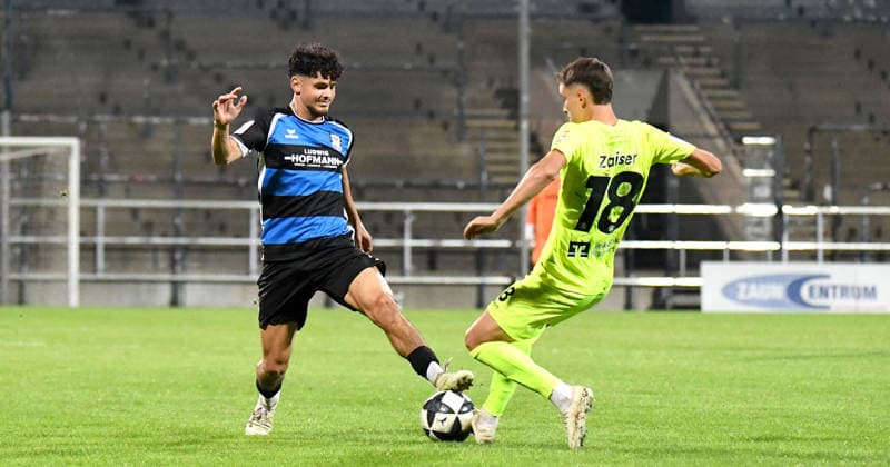 September 18, 2026, xokbx, Regionalliga Southwest Soccer, FSV Frankfurt vs. Stuttgarter Kickers, Elias Adam Breir (FSV Frankfurt), Maximilian Zaiser (Stuttgarter Kickers), tackle, matchup, Frankfurt am Main