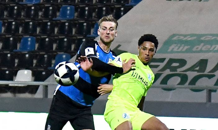 September 18, 2026, xokbx, Regional League Southwest Soccer, FSV Frankfurt vs. Stuttgarter Kickers – Phil Kemper (FSV Frankfurt), David Udogu (Stuttgarter Kickers), tackle, matchup, Frankfurt am Main