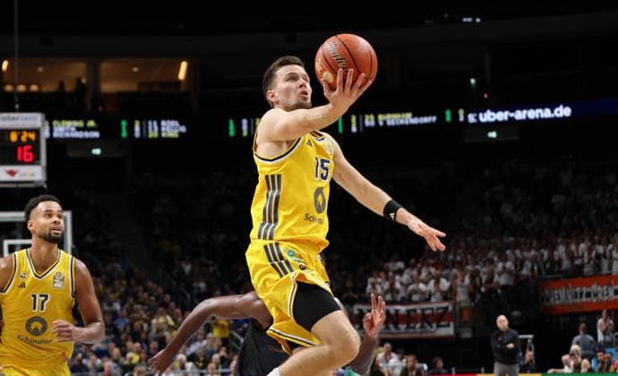 Martin Hermannsson drives to the basket Game highlight Action Sports Basketball BBL Bundesliga Men s Division 1 Matchday 1 of the 2026–2027 season September 18, 2026 ALBA Berlin vs. Niners Chemnitz 99ers