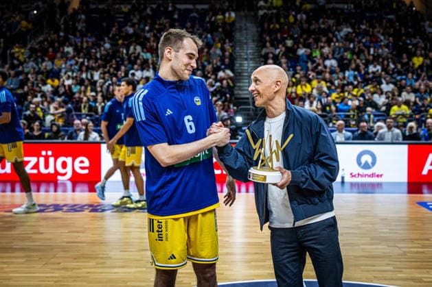 Basketball Berlin, September 18, 2026; 2026–2027 Season; EasyCredit BBL 1 Bundesliga Men s Division; Alba Berlin vs. NINERS Chemnitz; Raising the Championship Banner; Malte Delow, Alba Berlin, No. 06; MLP of the Season; Pascal Roller