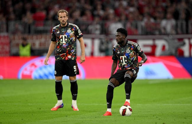 Soccer, Bundesliga Season 2026–2027, Matchday 4, September 18, 2026: FC Bayern Munich vs. FC Union Berlin; Harry Kane (left), FC Bayern Munich with Alphonso Davies (right), FC Bayern Munich