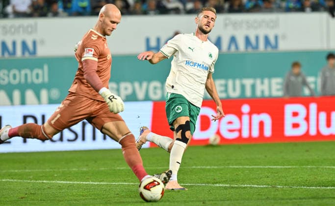 September 18, 2026 Soccer Season 2026–2027, Bundesliga 2, Matchday 6: SpVgg Greuther Fürth vs. Kleeblatt FC Magdeburg, FCM Sports Photo by Zink xwoxzix. DFL regulations prohibit any use of photographs as image sequences and or quasi-video For editorial use only. Dominik Reimann 1, FC Magdeburg; Dennis Srbeny 7, SpVgg Greuther Fürth