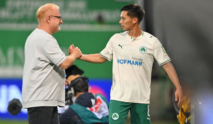 September 18, 2026 Soccer Season 2026–2027, Matchday 2, Bundesliga, SpVgg Greuther Fürth vs. Kleeblatt FC Magdeburg, FCM, Sports Photo by Zink xwoxzix. DFL regulations prohibit any use of photographs as image sequences and or quasi-video For editorial use only. Heiko Vogel, Coach of SpVgg Greuther Fürth; Shinta Appelkamp, No. 8, SpVgg Greuther Fürth; Handshake