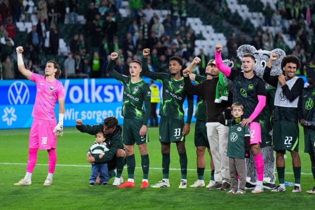 September 18, 2026, xydrx, Men s, Soccer, 2. Bundesliga, VfL Wolfsburg vs. SV Darmstadt 98, 2026–2027 Season, Volkswagen Arena: Jakub Zielinski (VfL Wolfsburg), 30 Kilian Fischer (VfL Wolfsburg), 2 Cleiton Santana dos Santos (VfL Wolfsburg), 33 Pavao Pervan (VfL Wolfsburg), 12 Mathys Angely (VfL Wolfsburg), 22 celebrate the victory. DFB regulations prohibit any use of photographs as image sequences and or quasi-video. Copyright: HMBxMedia YannisxDreimann