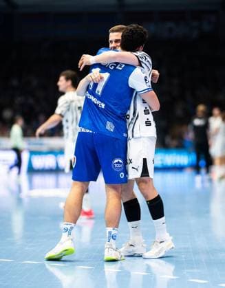 HANDBALL OPEL HBL MATCHDAY 5 THSV EISENACH THW KIEL ** FOR EDITORIAL PURPOSES ONLY ** EDITORIAL USE ONLY ** p September 18, 2026 Eisenach Handball Opel Handball 1st Bundesliga Season 2026–2027 Werner Assmann Hall Matchday 5 ThSV Eisenach vs. THW Kiel in a photo by Gian Attenhofer: ThSV Eisenach’s No. 11 and THW Kiel’s No. 74 exchange greetings Germany, Thuringia, Eisenach. Copyright SaschaxFromm Copyright: SaschaxFromm doc87nqjl9x59w1meyeuesu ,EDITORIAL USE ONLY Copyright: SaschaxFromm