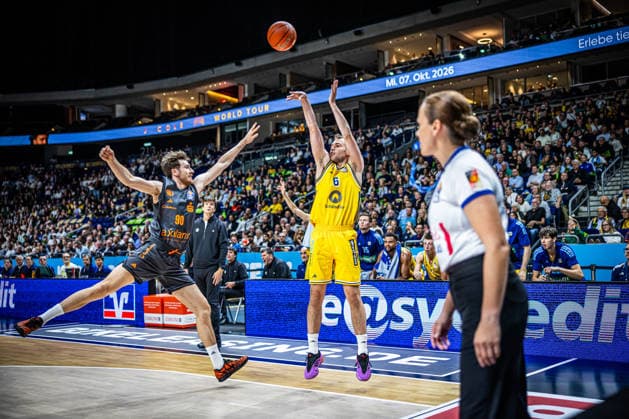 Basketball Berlin, September 18, 2026; 2026–2027 Season; EasyCredit BBL 1 Bundesliga Men s Division; Alba Berlin vs. NINERS Chemnitz; Malte Delow (Alba Berlin, No. 06) and Jannis von Seckendorff (Chemnitz, No. 90)