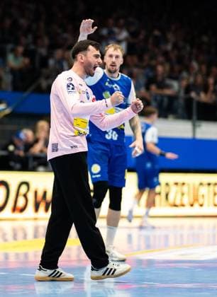 HANDBALL OPEL HBL MATCHDAY 5 THSV EISENACH VS. THW KIEL ** FOR EDITORIAL PURPOSES ONLY ** EDITORIAL USE ONLY ** p September 18, 2026 Eisenach Handball Opel Handball 1st Bundesliga Season 2026–2027 Werner Assmann Arena Matchday 5 ThSV Eisenach vs. THW Kiel in the photo: Goalkeeper Matija Spikic (1, ThSV Eisenach) and Dominik Solak (30, ThSV) Eisenach celebrate Germany Thuringia Eisenach Copyright SaschaxFromm Copyright: SaschaxFromm doc87nqkivzytjjh7ofw46 ,EDITORIAL USE ONLY Copyright: SaschaxFromm
