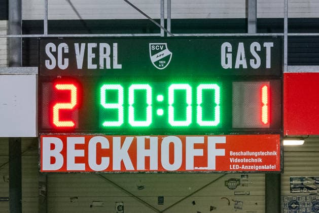 Scoreboard showing the score of 2–1 after the final whistle: GER, SC Verl vs. FC Würzburger Kickers, soccer, 3. Liga, Matchday 7, 2026–2027 season, September 18, 2026 DFL regulations prohibit the use of photographs as image sequences and or quasi-video GER, SC Verl vs. FC Würzburger Kickers, soccer, 3. Liga, Matchday 7, 2026–2027 season, September 18, 2026, Verl Copyright: xEibner-Pressefoto JanxRollingerx EP_JSK