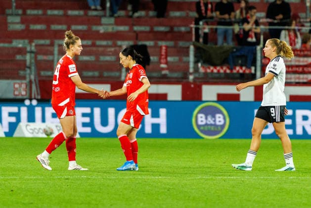 GPFBL, 1. FSV Mainz 05 vs. Eintracht Frankfurt, September 18, 2026, Mainz: Saskia Matheis (1. FSV Mainz 05), 19, and Akari Kurishima (1. FSV Mainz 05), 6, were frustrated after the loss in the Google Pixel Women s Bundesliga match on Matchday 5 of the 2026–27 season between 1 FSV Mainz 05 and Eintracht Frankfurt at the MEWA Arena in Mainz on September 18, 2026 Copyright: xBEAUTIFULxSPORTS Hahnex