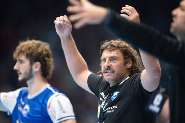 HANDBALL OPEL HBL MATCHDAY 5 THSV EISENACH THW KIEL ** FOR EDITORIAL PURPOSES ONLY ** EDITORIAL USE ONLY ** p September 18, 2026 Eisenach Handball Opel Handball 1st Bundesliga 2026–2027 Season Werner Assmann Hall Matchday 5 ThSV Eisenach vs. THW Kiel in the photo Coach Sebastian Hinze ThSV Eisenach Germany Thuringia Eisenach Copyright SaschaxFromm Copyright: SaschaxFromm doc87nqo7lzl03adb96w46 ,EDITORIAL USE ONLY Copyright: SaschaxFromm
