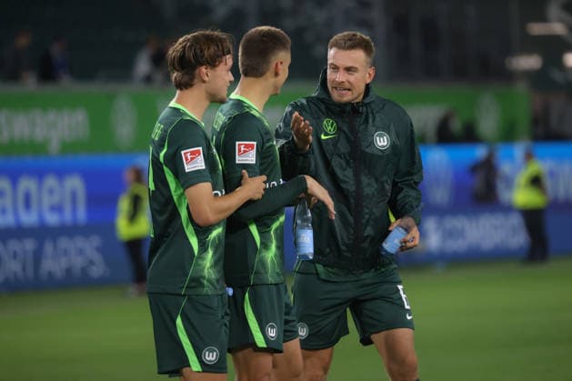 September 18, 2026, xgox, Soccer, 2. Bundesliga, VfL Wolfsburg vs. SV Darmstadt 98, photo by Hauke Wahl, Wolfsburg, 6: Celebrations after the victory, celebrations after the final whistle. DFL and DFB regulations prohibit any use of photographs as image sequences and or quasi-video. Wolfsburg