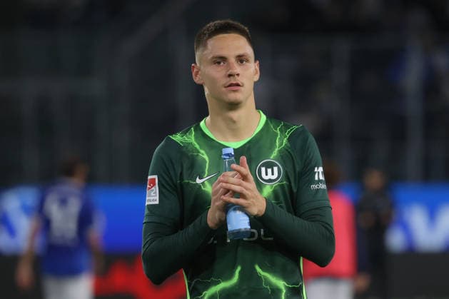 September 18, 2026, xgox, Soccer, 2. Bundesliga, VfL Wolfsburg vs. SV Darmstadt 98, Bence Dardai (Wolfsburg), 8: Celebrating the victory, Celebrations after the final whistle. DFL and DFB regulations prohibit any use of photographs as image sequences and or quasi-video. Wolfsburg