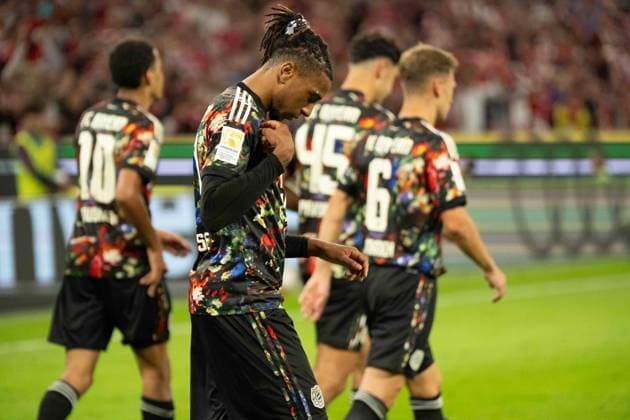 September 18, 2026: Soccer – FC Bayern Munich vs. Union Berlin, Matchday 4 of the Bundesliga at the Allianz Arena in Munich; Michael Olise celebrates a goal for FC Bayern Munich, 17–3 at halftime IMPORTANT NOTICE: In accordance with DFL and DFB regulations, it is prohibited to use or allow the use of photographs taken in the stadium and or during the game in the form of sequential images and or video-like photo sequences. Copyright: xJamesxZabelx