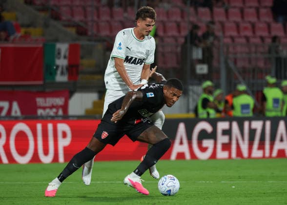September 18, 2026, Monza: AC Monza s mildfielder Michael Folorunsho in action against US Sassuolo s forward Sebastiano Esposito during the Italian Serie A soccer match between AC Monza and US Sassuolo at U-Power Stadium in Monza, Italy, 18 September 2026. ANSA ROBERTO BREGANI. Serie A: Monza - Sassuolo  - ZUMAa110 20260918_zaf_a110_021 Copyright: xRobertoxBreganix