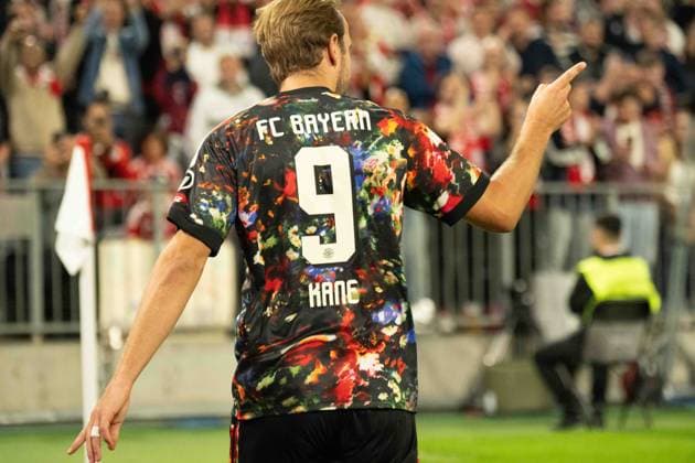 September 18, 2026: Soccer—FC Bayern Munich vs. Union Berlin, Matchday 4 of the Bundesliga at the Allianz Arena in Munich; Harry Kane celebrates a goal for FC Bayern Munich, 9–4 IMPORTANT NOTICE: In accordance with DFL and DFB regulations, it is prohibited to use or allow the use of photographs taken in the stadium and or during the match in the form of sequential images and or video-like photo sequences. Copyright: xJamesxZabelx