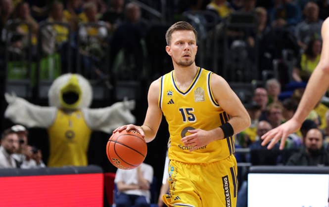 Martin Hermannsson with the ball; action; upper body; sports; basketball; BBL; Bundesliga; Men s 1; Matchday; 2026–2027 season; September 18, 2026; ALBA Berlin vs. Niners Chemnitz 99ers