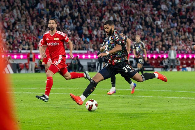 Soccer, Men s, 2026–2027 Season, Bundesliga Matchday 4, FC Bayern Munich vs. 1. FC Union Berlin, Ismael Saibari of Bayern Munich scores the goal to make it 5–0 against Rani Khedira of 1. FC Union Berlin, September 18, 2026, Copyright: xMatthiasxKochx