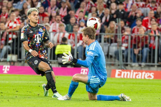 Luis Diaz 14 FC Bayern Munich, Frederik Roennow 1 1 FC Union Berlin, FC Bayern Munich 1 FC Union Berlin, Bundesliga, Matchday 4, September 18, 2026. DFB regulations prohibit any use of photographs as image sequences and or quasi-video. Munich, Bayern, Germany Copyright: xkolbert-press UlrichxGamelx