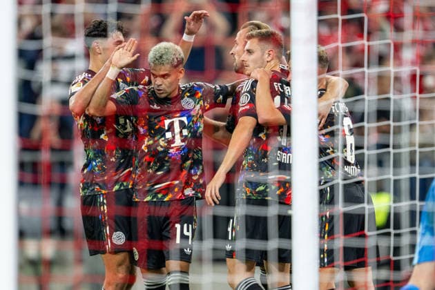 Goal celebration, Luis Diaz 14 FC Bayern Munich, FC Bayern Munich 1 FC Union Berlin, Bundesliga, Matchday 4, September 18, 2026. DFB regulations prohibit any use of photographs as image sequences and or quasi-video. Munich, Bayern, Germany Copyright: xkolbert-press UlrichxGamelx