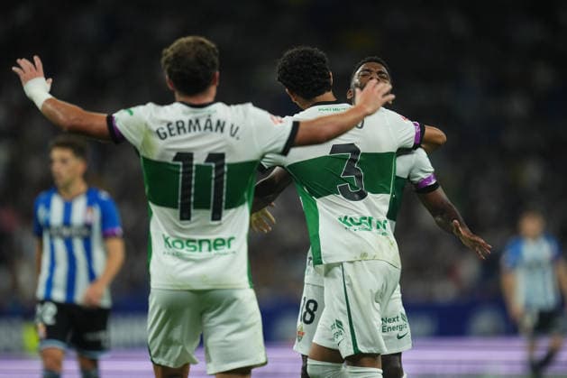 ESP: RCD Espanyol - Elche CF. La Liga EA Sports. Macthday 7 German Valera and Roy Revivo of Elche CF celebrating the 0-2 during the La Liga EA Sports match between RCD Espanyol and Elche CF played at RCDE Stadium on September 18, 2026 in Barcelona, Spain. kpng Copyright: xBaguxBlancox xPRESSINPHOTOx PS_2627_ESP_ELC_RAC_009