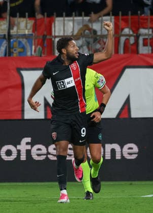 September 18, 2026, Monza: AC Monza s forward Gustavo Varela jubilates after scoring goal during the Italian Serie A soccer match between AC Monza and US Sassuolo at U-Power Stadium in Monza, Italy, 18 September 2026. ANSA ROBERTO BREGANI. Serie A: Monza - Sassuolo  - ZUMAa110 20260918_zaf_a110_030 Copyright: xRobertoxBreganix