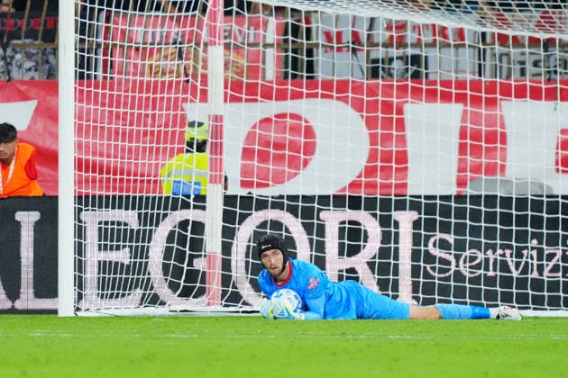 SOCCER - Serie A - AC Monza vs. US Sassuolo Photo by IPA ABACAPRESS.COM88679346 - Noel Tornqvist (AC Monza) makes a save during the AC Monza vs. US Sassuolo Serie A soccer match in Monza, Italy, on September 18, 2026 Monza Italy  Copyright: xIPAxSport ABACAx