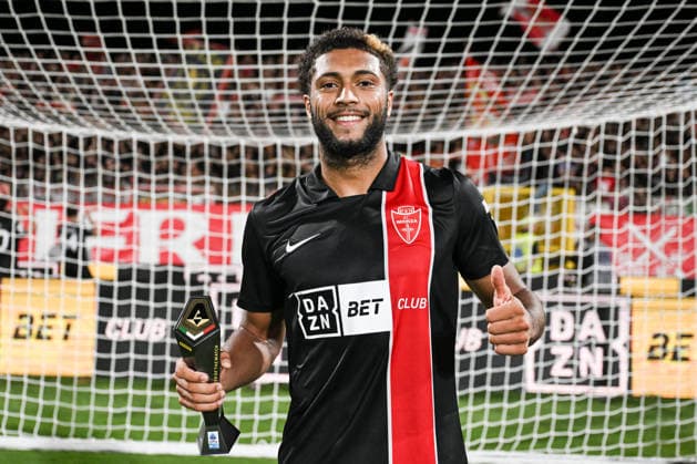 Gustavo Varela of AC Monza celebrating after victory MVP the Serie A soccer match between AC Monza and Sassuolo FC the Brianteo Stadium in Monza, north Italy - September 18, 2026. - Soccer.  Copyright: xTizianoxBallabio LaPressex