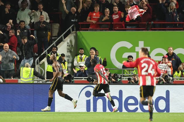 18th September 2026; Gtech Community Stadium, London, England; Premier League Football, Brentford versus Chelsea; Igor Thiago of Brentford celebrates his goal in the 83rd minute by removing and throwing his shirt in the air KatiexChan