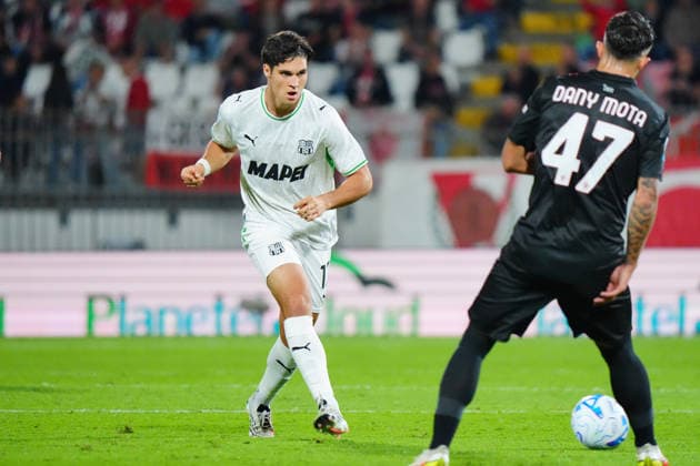 IPA88681626 - Vasilije Adzic (US Sassuolo) during the AC Monza vs. US Sassuolo Italian Serie A soccer match in Monza, Italy, on September 18, 2026  Copyright: xLucaxRossini IPAxSportx xx IPA88681626